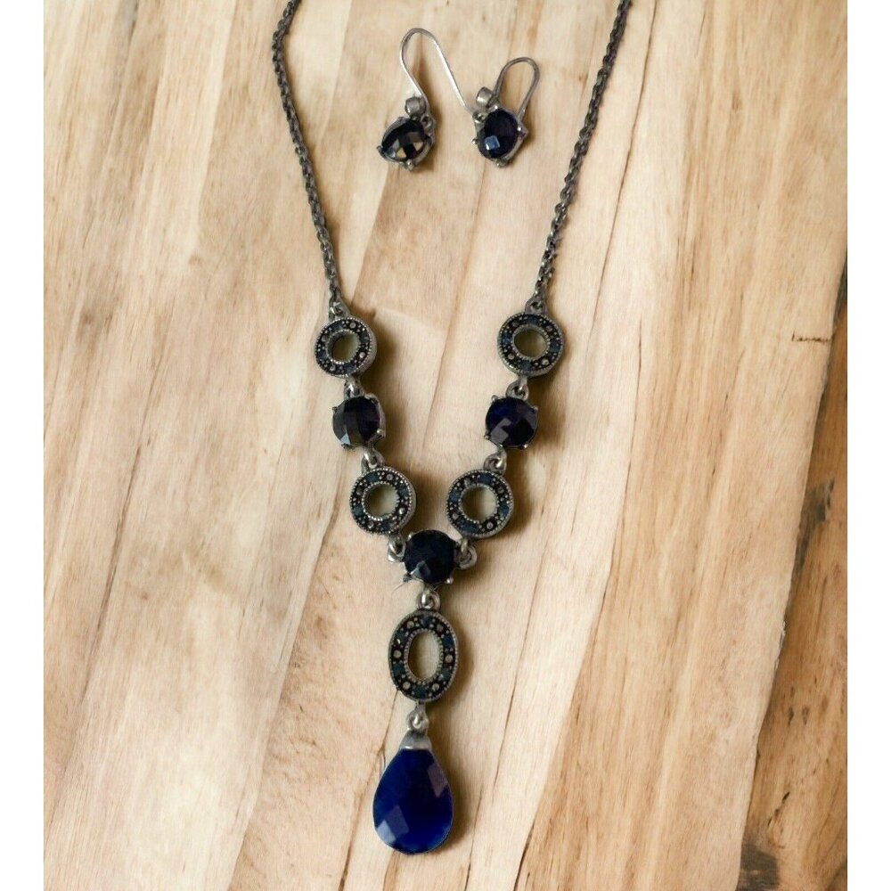 Avon Y Chain Black Necklace with Black & Blue Stones w Matching Earrings